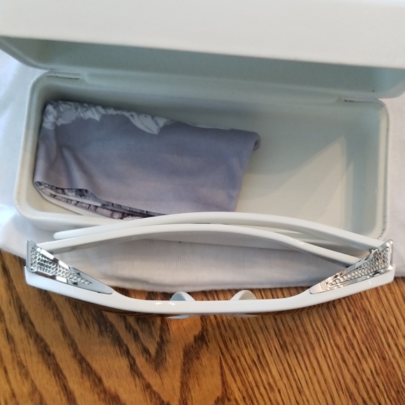 Moncler, never used Lunettes Sunglasses - Picture 5 of 7